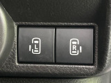 【両側パワースライドドア】スマートキーや運転席のスイッチで後席両側スライドドアの開閉が可能♪電動だから力を入れてドアを開ける必要が無く、小さなお子様でも簡単に開け閉めでき快適です♪