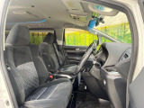運転席シート廻りは使用感も少なく、良好な状態となっています。前オーナー様が丁寧に使っていたことがよくわかりますね。