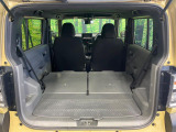 普段のお買い物や通勤、送迎等に十分な荷室スペースを確保しております。セカンドシートを倒すと、大きな荷物の積載も可能です♪