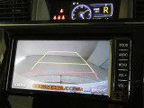 バックガイドモニターで、後方を確認しながら安心して駐車することができます。運転初心者も熟練者も必須の機能ですよ!