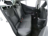 ゆとりある広々とした車内空間は、ドライブを始め買い物やレジャーなど、幅広く活躍します。一人でもみんなとでもお出かけを楽しみましょう!