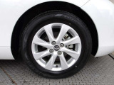 純正15インチアルミ!タイヤサイズは185/65R15です