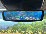 【デジタルルームミラー】後席の大きな荷物や同乗者で後方が確認しづらい時でも安心!カメラが撮影した車両後方の映像をルームミラー内に表示。クリアな視界で状況の確認が可能です!