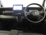 ぜひ展示車の運転席に座ってみてください。