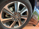 【純正16インチアルミホイール】外観にマッチした純正アルミホイールを装着しております。各種社外アルミホイールや、スタッドレスタイヤも取扱いしております。是非ご相談ください♪