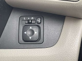 すれ違いなどで便利な電動格納式ドアミラーです。