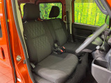 運転席まわりには十分なスペースがあり、大柄な方でもゆったり運転していただける環境です。