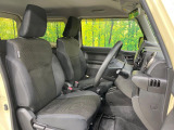 運転席シート廻りは使用感も少なく、良好な状態となっています。前オーナー様が丁寧に使っていたことがよくわかりますね。