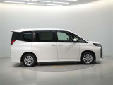 両側パワースライドドア付きだから、狭い駐車スペースなどでの 乗り降りラクラク!小さなお子さまのいるご家庭には嬉しい装備。