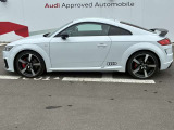 「Vorsprung durch Technik」(技術による先進)をモットーに、優れた技術力やデザイン性によって、人気が高いです。