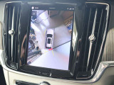 更に360&deg;ビュー表示も可能です 車を上から見下ろしたように車外を確認できるため、一切の死角がない状態で駐車が可能です