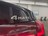 メルセデス・ベンツの定める厳しい基準をクリアしたお車のみをご案内させて頂きます。納車前整備はメーカー規定に基づき100項目にも及ぶ点検を熟練のメカニックによって行いご納車させて頂きます。