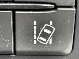 ◆【車線逸脱警報システム(LDWS)】居眠り運転などでの車線のはみ出しを予測して、警告灯と警告音でドライバーに注意を促します!機能には限界があるためご注意ください。