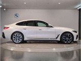☆BMWの前後重量配分50:50はエンジン自体をフロントタイヤよりも後ろにずらし、通常はエンジンルーム内に搭載される重量物であるバッテリーをトランクに移動させるなどして実現されています☆