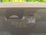【トヨタセーフティセンス】走行中に前方の車両等を認識し、衝突しそうな時は警報とブレーキで衝突回避と被害軽減をアシスト。より安全にドライブをお楽しみいただけます。