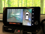 【パノラミックビューモニター】専用のカメラにより、上から見下ろしたような視点で360度クルマの周囲を確認することができます☆死角部分も確認しやすく、狭い場所での切り返しや駐車もスムーズに行えます。