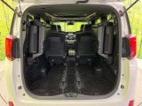 【パワーバックドア】スマートキーや運転席のボタンを押すだけでリアゲートが自動で開閉します!荷物を持っている時や、高い位置にあるバックドアを閉める際に便利な機能です♪