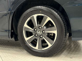タイヤサイズは205/60R16!純正アルミホイール!残り溝は6ミリ程度です!