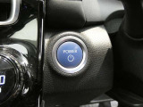 【プッシュスタート】スマートキーを携帯していればキーを取り出さずにドアを施錠&解錠。クルマの始動も可能です♪