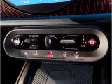 ミニ独特のゴーカートフィーリングと呼ばれる軽快なハンドリングはAT車、MT車のどちらでも楽しめます。