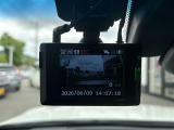 【ドライブレコーダー】映像・音声などの運転中の記録を残します。事故などを起こした起こされた時の証拠になりえますので、もしも時でも安心ですね。
