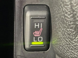 【シートヒーター】寒い日に重宝するシートヒーター!エアコンより早く温まってくれるので寒がりの人も安心ですね♪エアコンの温風は乾燥するから苦手、という方にもをおすすめです。