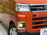 【LEDヘッドライト】悪天候や夜間走行時も良好な視界を確保し安心して運転できる高輝度LEDヘッドライトを装備!点灯速度が早く、消費電力も抑えられています。