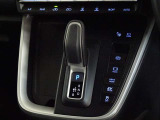 電動パーキングブレーキ・ブレーキホールドを装備してます。ホールド機能は信号待ちが多い一般道で疲労軽減になり、大好評です!