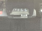 【トヨタセーフティセンス】走行中に前方の車両等を認識し、衝突しそうな時は警報とブレーキで衝突回避と被害軽減をアシスト。より安全にドライブをお楽しみいただけます。