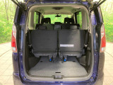 後席を格納すると、これだけの広さが!シーンに合わせたシートアレンジで、大きな荷物も積むことが出来ます♪