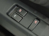 前席にパワーウィンドウを装備しております。