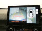 車両全体を上から表示し車両周囲を確認する事が出来るので、狭い駐車場等で重宝する装備です もちろんバックモニターとしての機能もございます