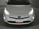 LEDヘッドライトです。デザイン性がよくとても明るいので、夜間の走行や悪天候でも安心です。しかも長寿命!