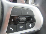 ステアリングスイッチにてオーディオやハンズフリー電話など操作が可能です。目線を動かさず操作可能です。