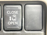 【パワースライドドア】スマートキーや運転席のスイッチでスライドドアの開閉が可能♪電動だから力を入れてドアを開ける必要が無く、小さいお子様でも、重い荷物を持っている時もラクに開け閉めできます♪