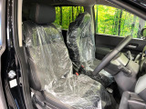 運転席まわりには十分なスペースがあり、大柄な方でもゆったり運転していただける環境です。