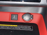 シガーソケット用の充電器が使用可能です!