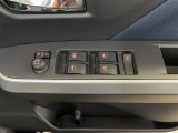 パワーウィンドウスイッチで運転席から全席の窓の開閉ができます♪