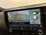 【パノラミックビュー&バックビュー】駐車時の安全確認をする為に車両上方からの映像と後方カメラからのを同時に表示しバックガイドも付いているのでバックの苦手な方でも安心して運転出来ますよ。