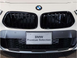 【キドニーグリル】BMWは約90年もの間、ほぼ全ての車両にひと目でBMWだと分かるこの特徴的なフロントグリルが備えられ、デザイン・アイコンとして親しまれてきました。