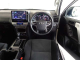 視界良好、操作しやすい運転席です。