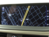 メーカー装着のナビを装備しております。