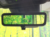 【デジタルインナーミラー】後席の大きな荷物や同乗者で後方が確認しづらい時でも安心!カメラが撮影した車両後方の映像をルームミラー内に表示。クリアな視界で状況の確認が可能です!