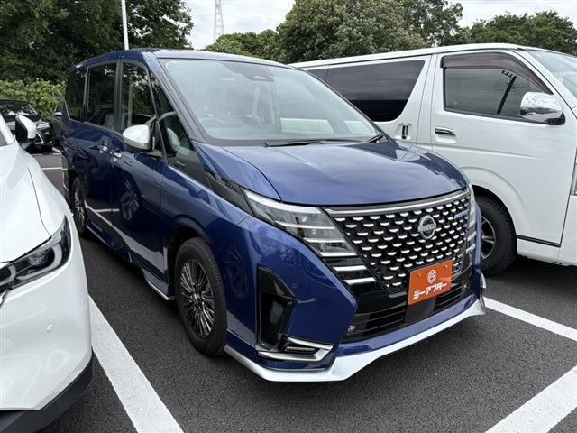 セレナ 1.4 e-POWER AUTECH 禁煙車 黒レザーシート 純正12.3イン