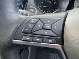 ステアリングに装備されたスイッチで運転中でも楽に音量の操作が可能です♪♪慣れると目線をそらさずに行えますので安全です♪♪