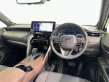 運転席まわりです。 各操作スイッチは使いやすい位置に配置されてます。