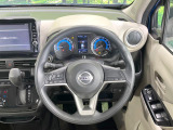 【ステアリングスイッチ】運転中、前方から目線をそらすことなく、オーディオ等の操作が可能な便利機能!安心&快適なドライブを演出してくれます♪