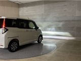 LEDヘッドランプです。十分な明るさを保ちつつも消費電力が少なく、バルブ寿命も長いのが特徴です。瞬時にMAXの光量を発揮するのもLEDならではです。