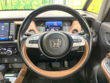 【純正革巻きステアリング】上質な革を使用することで、手にしっかり馴染みとても運転しやすいハンドルです♪