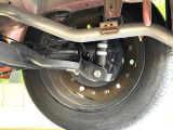お車を安心してお乗りいただく為には、足回りの定期点検が欠かせません。サービスサポート(有償保証)では無料点検もご提供しており、安心のカーライフをお過ごしいただけるサポート体制が整っています。